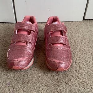 Barely worn PUMA pink sneakers